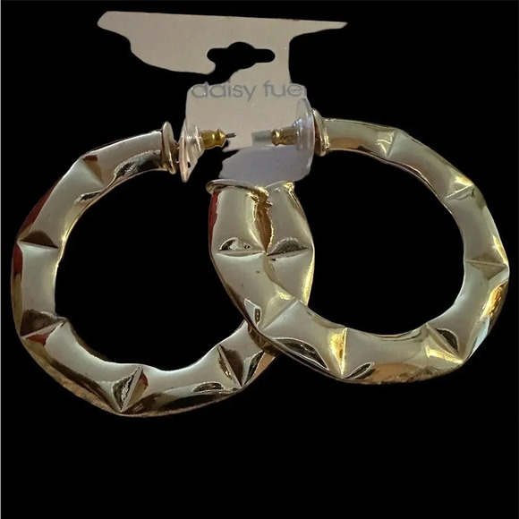 18k Gold Tone C shaped Needle Hollow Hoop Earrings - Picture 8 of 10